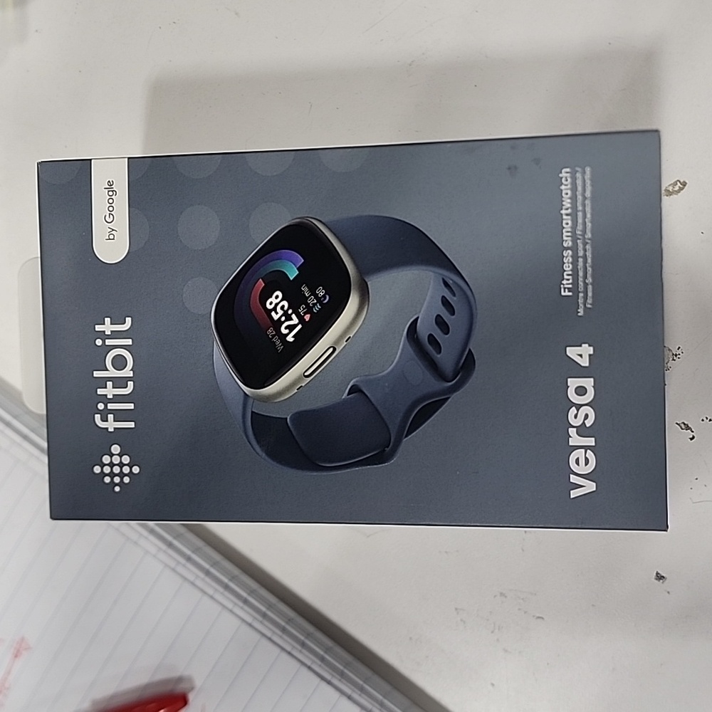 Fitbit versa 4. 24mm